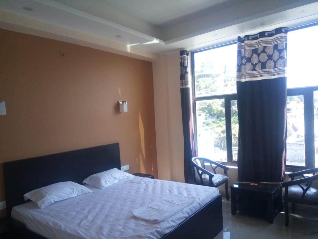 Pithorāgarh Hotel-78 מראה חיצוני תמונה
