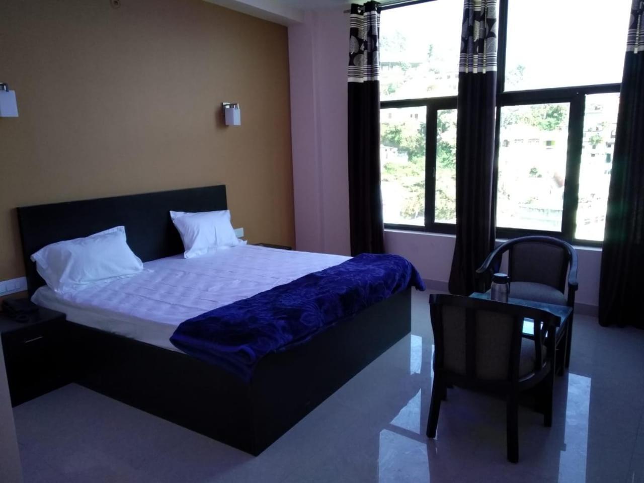Pithorāgarh Hotel-78 מראה חיצוני תמונה