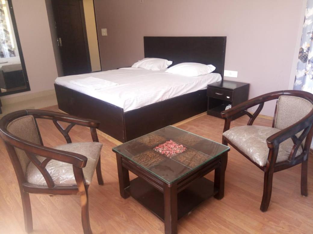Pithorāgarh Hotel-78 מראה חיצוני תמונה