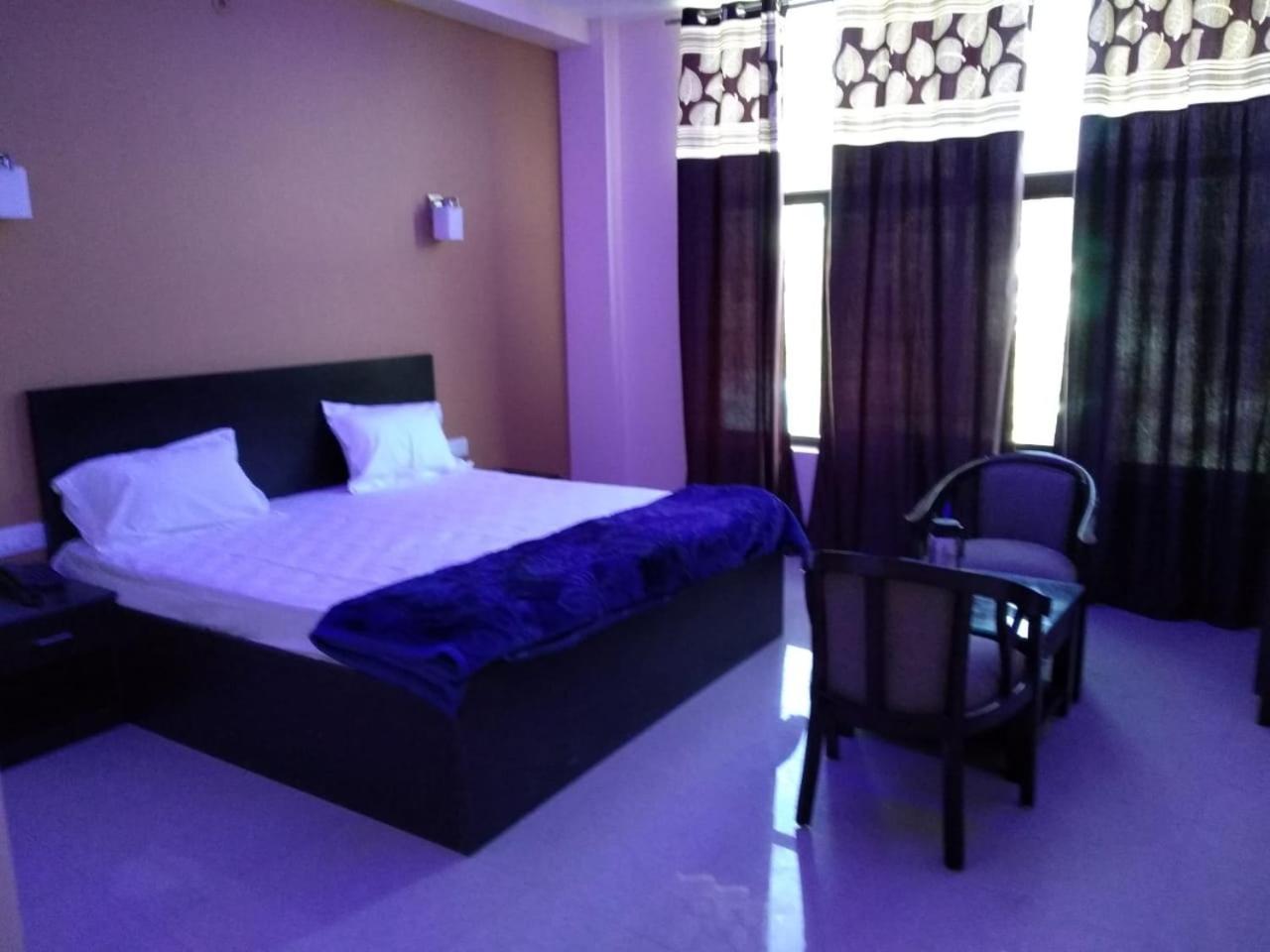 Pithorāgarh Hotel-78 מראה חיצוני תמונה