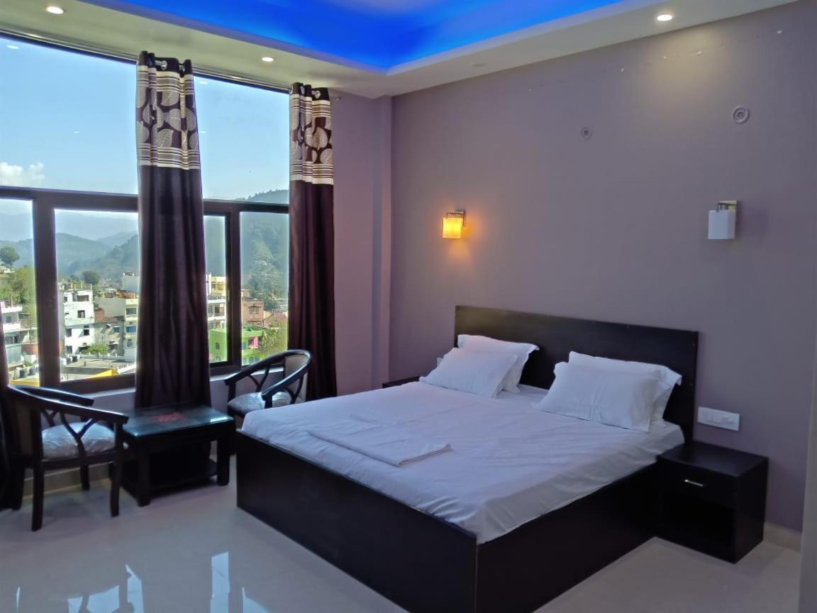 Pithorāgarh Hotel-78 מראה חיצוני תמונה