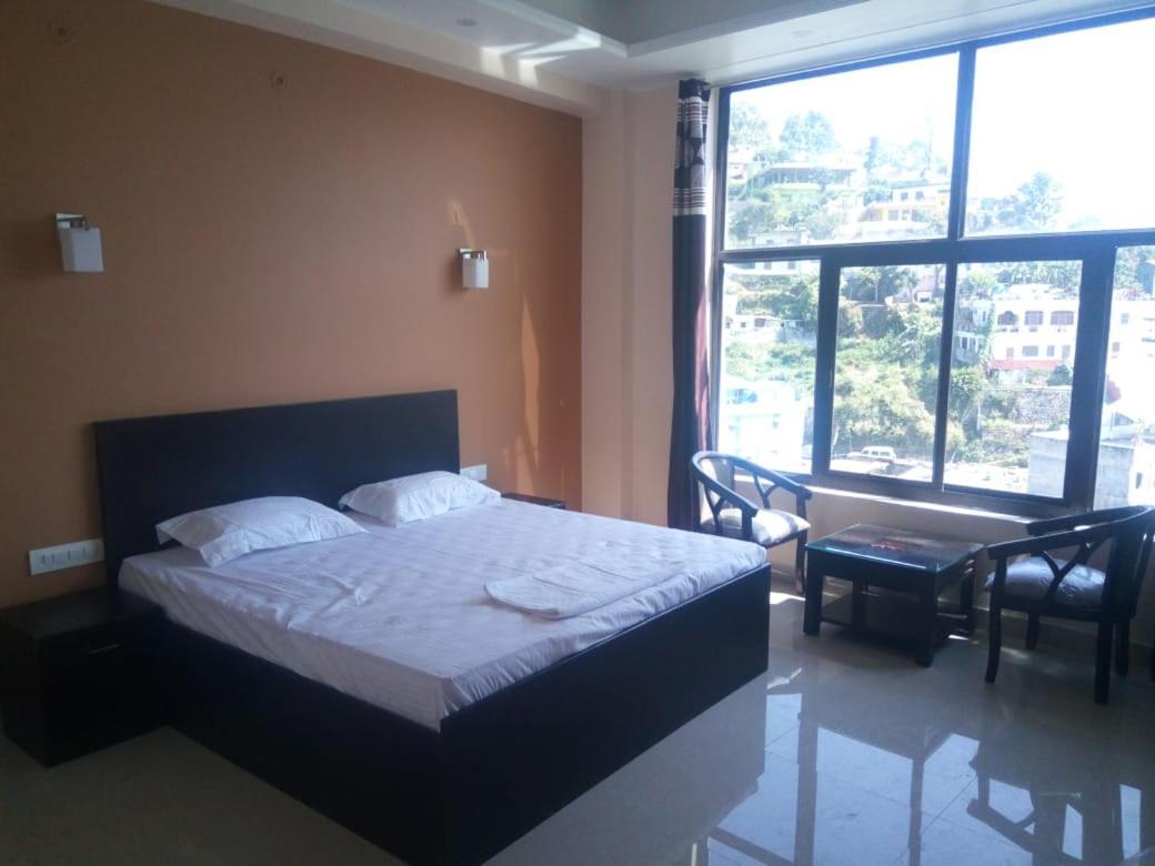 Pithorāgarh Hotel-78 מראה חיצוני תמונה