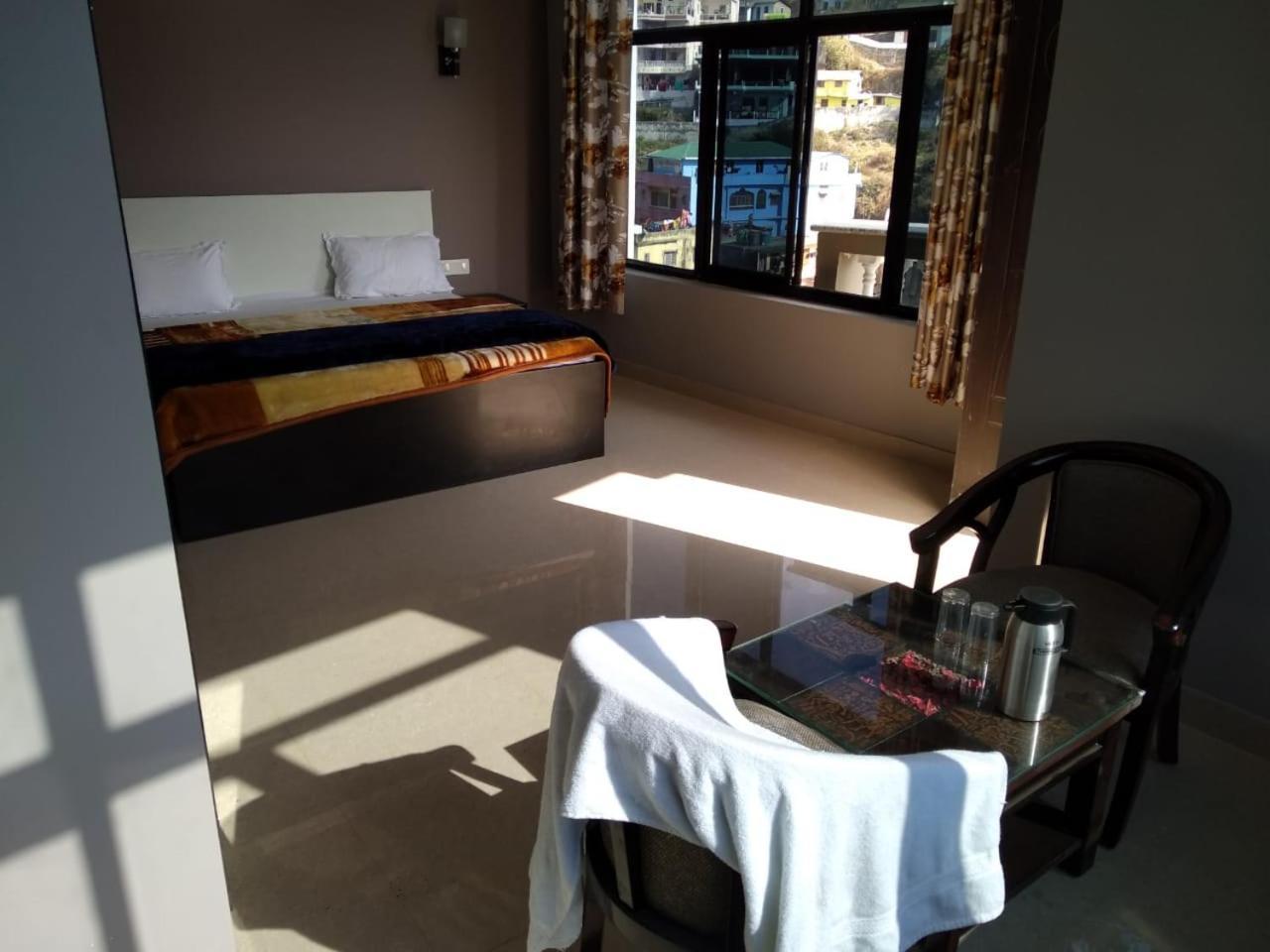 Pithorāgarh Hotel-78 מראה חיצוני תמונה
