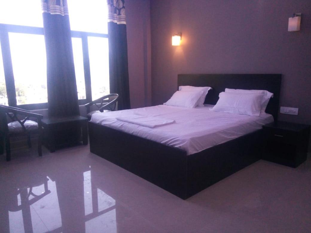 Pithorāgarh Hotel-78 מראה חיצוני תמונה