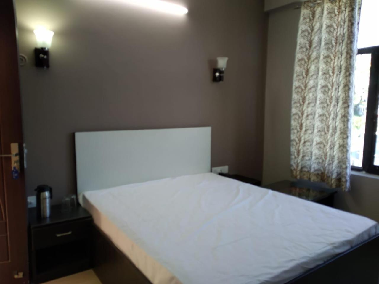 Pithorāgarh Hotel-78 מראה חיצוני תמונה