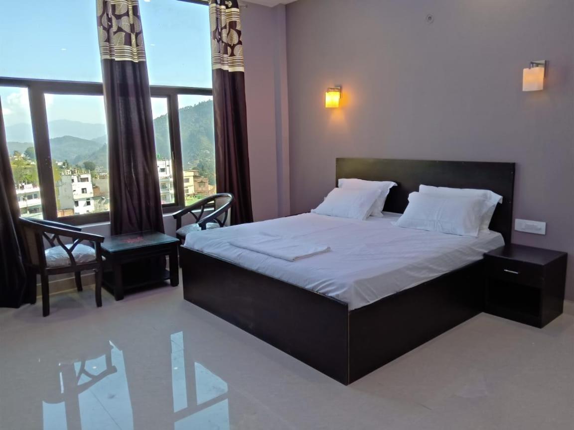 Pithorāgarh Hotel-78 מראה חיצוני תמונה