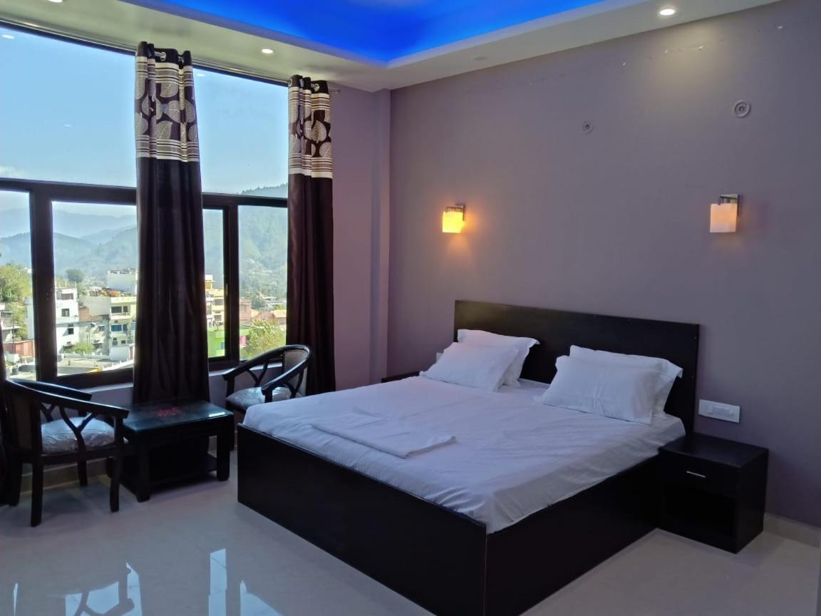 Pithorāgarh Hotel-78 מראה חיצוני תמונה