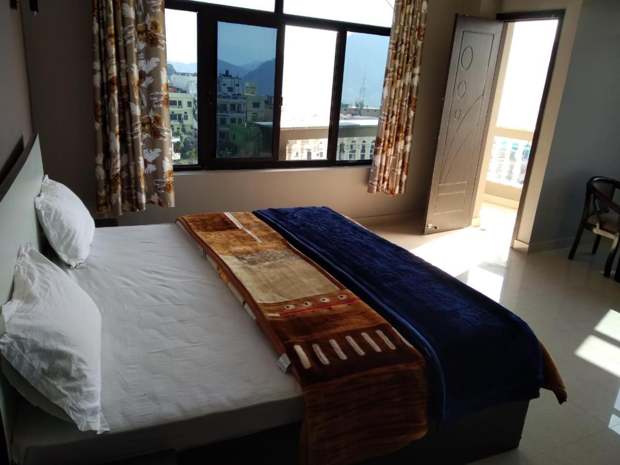 Pithorāgarh Hotel-78 מראה חיצוני תמונה