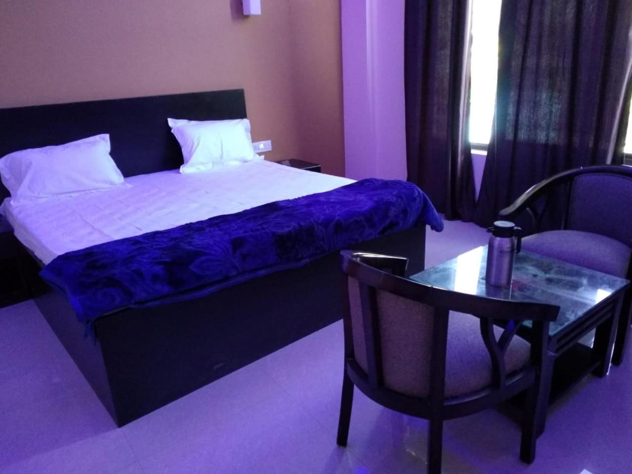 Pithorāgarh Hotel-78 מראה חיצוני תמונה